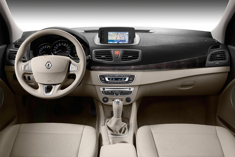 Renault Fluence 2010 года  (фото 134 из 146)
